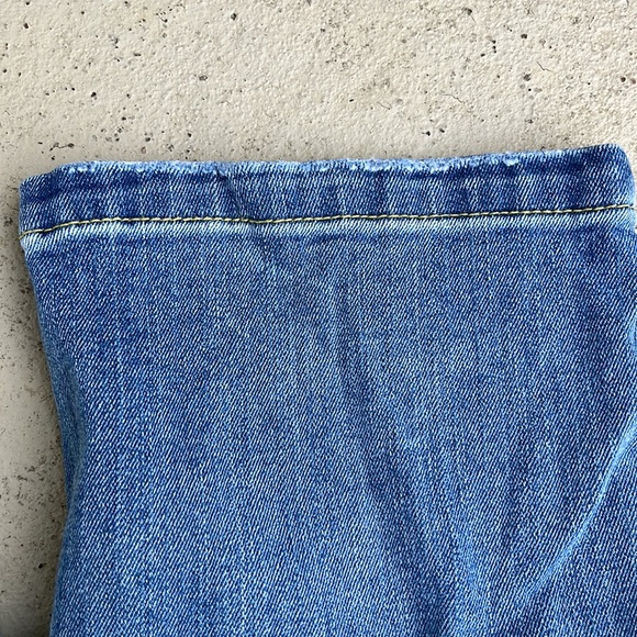 EUC Generra denim distressed capris - Picture 5 of 16